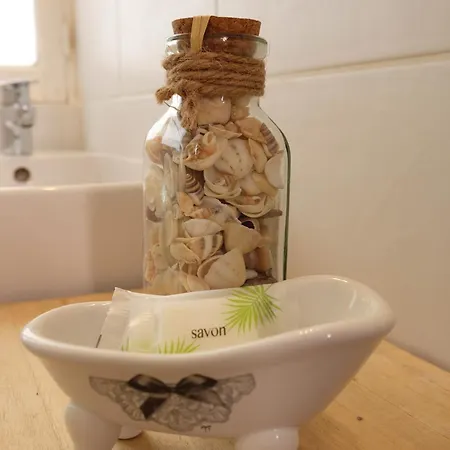 L Hibiscus 2 アパート *